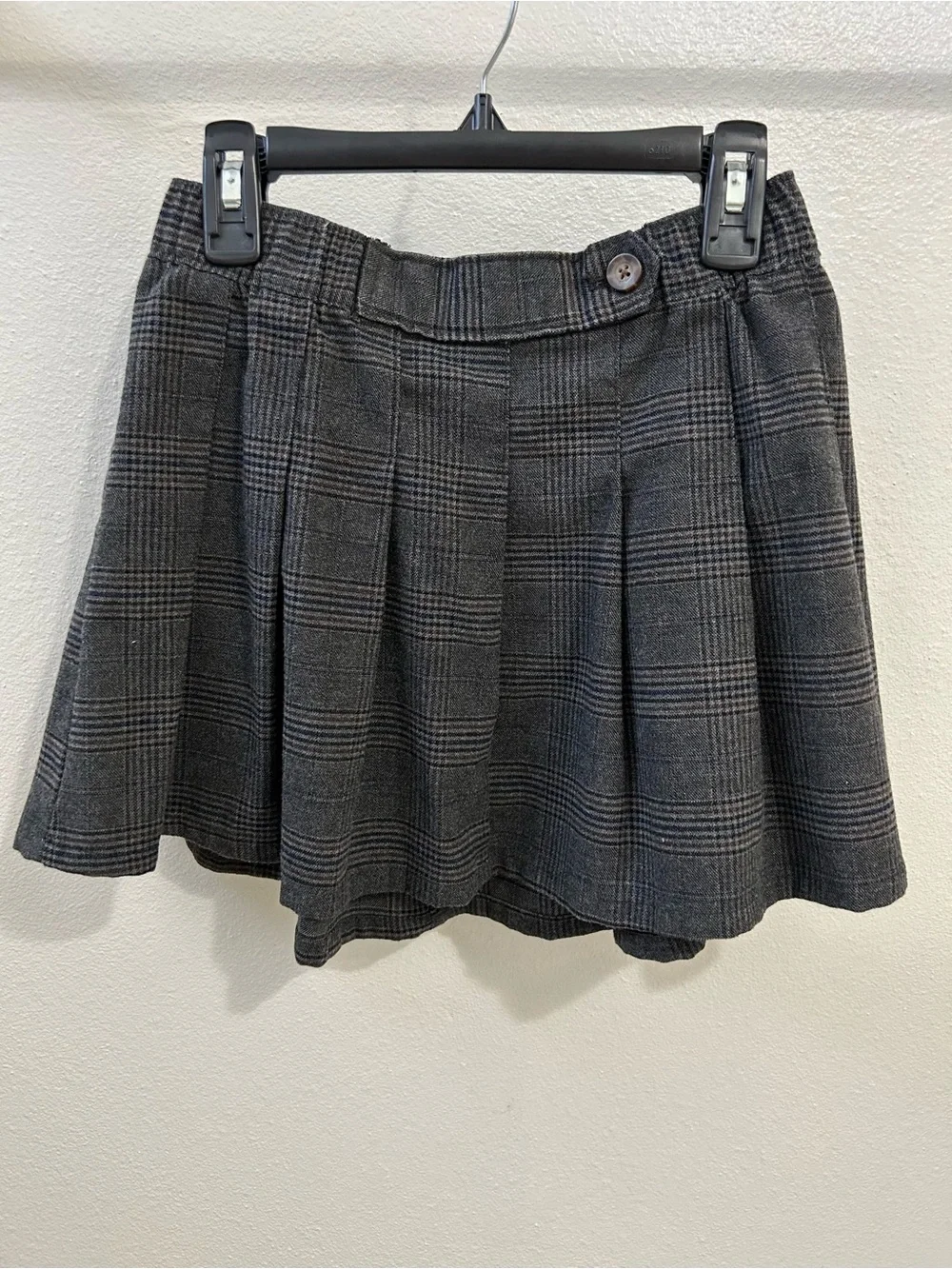 Old Navy Grey Plaid Pleated Mini Skirt